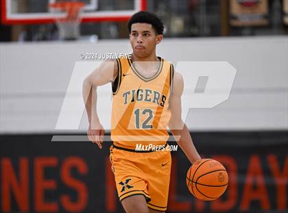 Thumbnail 1 in Georgetown Prep vs. St. Xavier (Torrey Pines Holiday Classic) photogallery.