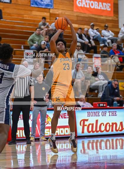 Thumbnail 1 in Georgetown Prep vs. St. Xavier (Torrey Pines Holiday Classic) photogallery.