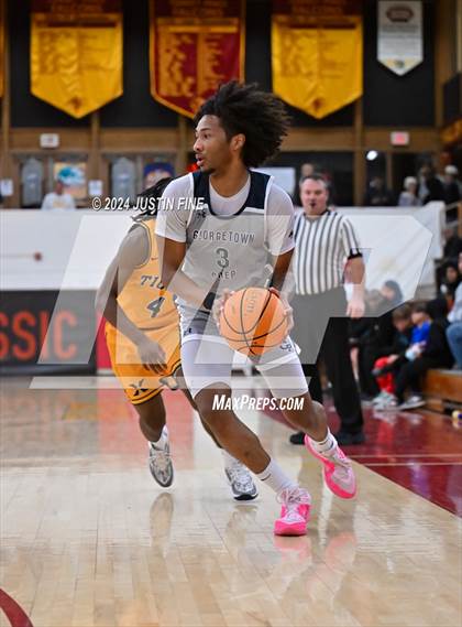 Thumbnail 3 in Georgetown Prep vs. St. Xavier (Torrey Pines Holiday Classic) photogallery.