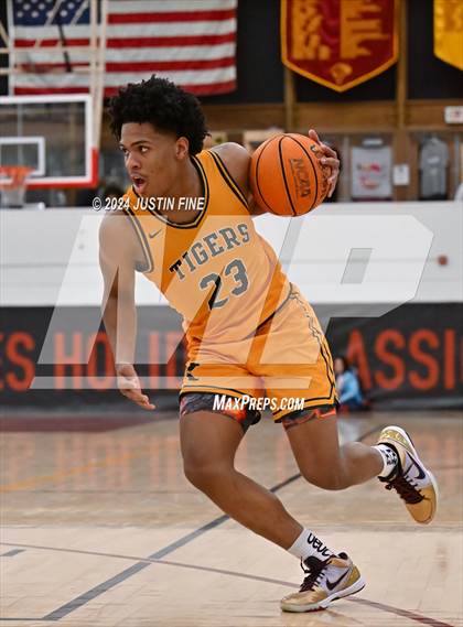 Thumbnail 1 in Georgetown Prep vs. St. Xavier (Torrey Pines Holiday Classic) photogallery.