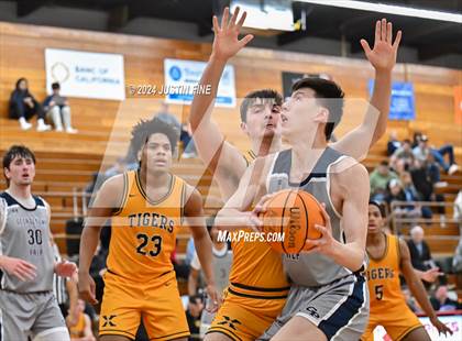 Thumbnail 2 in Georgetown Prep vs. St. Xavier (Torrey Pines Holiday Classic) photogallery.