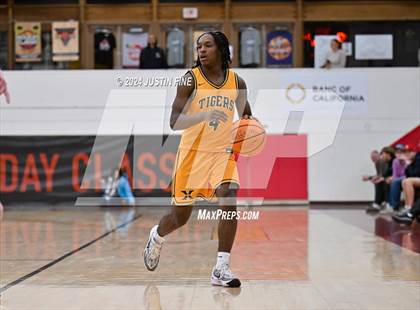 Thumbnail 3 in Georgetown Prep vs. St. Xavier (Torrey Pines Holiday Classic) photogallery.