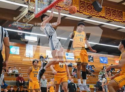 Thumbnail 2 in Georgetown Prep vs. St. Xavier (Torrey Pines Holiday Classic) photogallery.