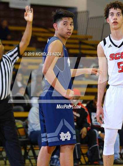 Thumbnail 1 in Mater Dei Catholic vs. Santa Clarita Christian (Battle of the Valleys) photogallery.