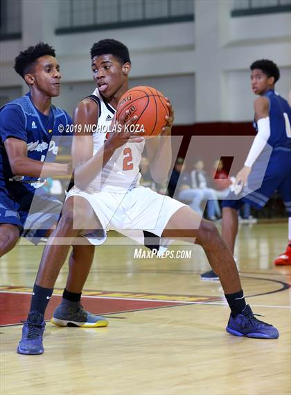 Thumbnail 1 in Mater Dei Catholic vs. Santa Clarita Christian (Battle of the Valleys) photogallery.