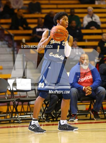 Thumbnail 2 in Mater Dei Catholic vs. Santa Clarita Christian (Battle of the Valleys) photogallery.