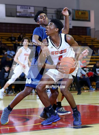 Thumbnail 2 in Mater Dei Catholic vs. Santa Clarita Christian (Battle of the Valleys) photogallery.