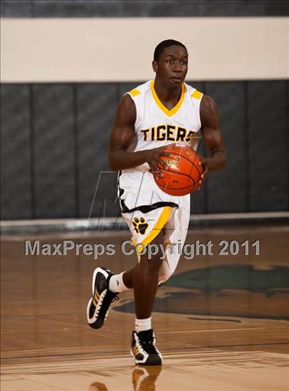Thumbnail 3 in Galena Park vs Conroe (McDonald's Texas Invitational) photogallery.