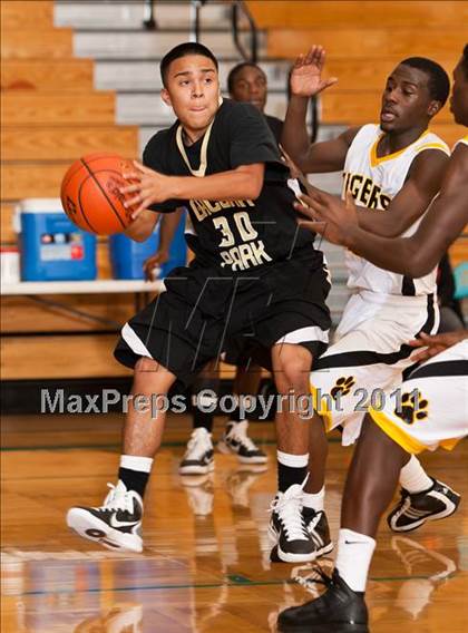 Thumbnail 2 in Galena Park vs Conroe (McDonald's Texas Invitational) photogallery.