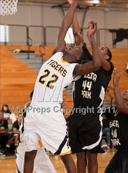 Thumbnail 2 in Galena Park vs Conroe (McDonald's Texas Invitational) photogallery.