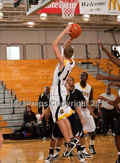 Thumbnail 2 in Galena Park vs Conroe (McDonald's Texas Invitational) photogallery.