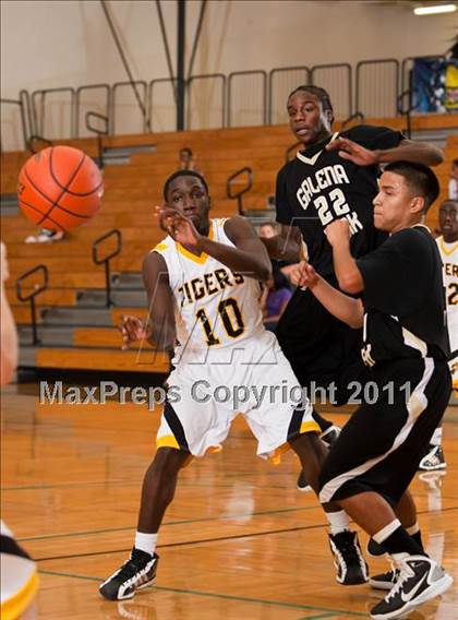Thumbnail 1 in Galena Park vs Conroe (McDonald's Texas Invitational) photogallery.