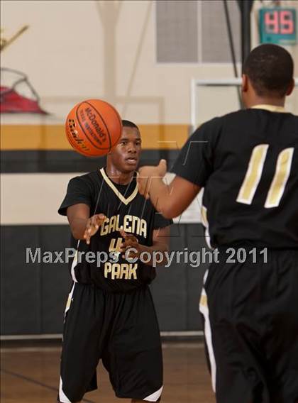 Thumbnail 3 in Galena Park vs Conroe (McDonald's Texas Invitational) photogallery.