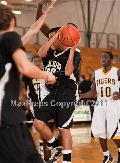 Thumbnail 2 in Galena Park vs Conroe (McDonald's Texas Invitational) photogallery.