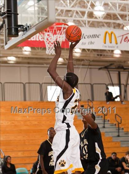 Thumbnail 1 in Galena Park vs Conroe (McDonald's Texas Invitational) photogallery.
