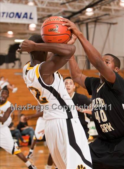 Thumbnail 1 in Galena Park vs Conroe (McDonald's Texas Invitational) photogallery.