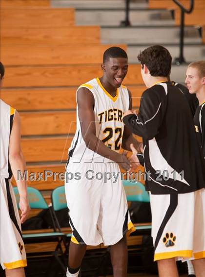 Thumbnail 3 in Galena Park vs Conroe (McDonald's Texas Invitational) photogallery.