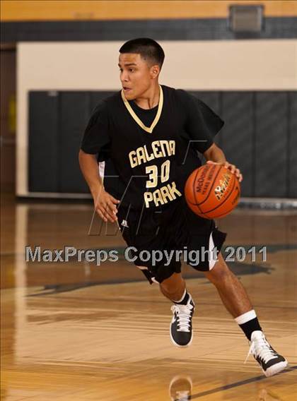 Thumbnail 1 in Galena Park vs Conroe (McDonald's Texas Invitational) photogallery.