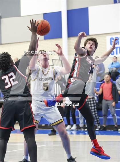 Thumbnail 2 in Kickapoo vs Kirkwood (Bill Rowe's Queens Classic) photogallery.