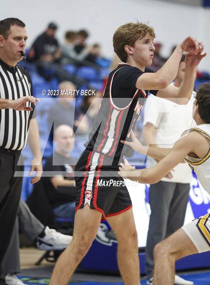 Thumbnail 1 in Kickapoo vs Kirkwood (Bill Rowe's Queens Classic) photogallery.