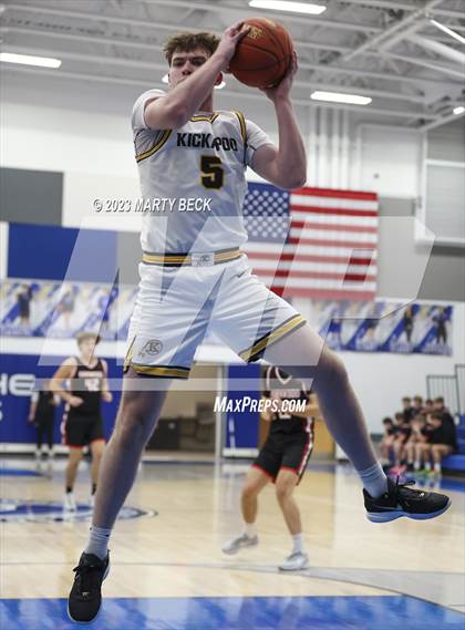 Thumbnail 3 in Kickapoo vs Kirkwood (Bill Rowe's Queens Classic) photogallery.