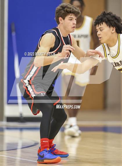 Thumbnail 1 in Kickapoo vs Kirkwood (Bill Rowe's Queens Classic) photogallery.