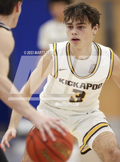 Thumbnail 2 in Kickapoo vs Kirkwood (Bill Rowe's Queens Classic) photogallery.
