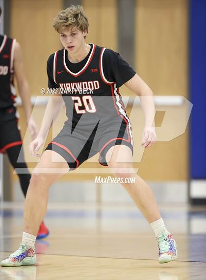 Thumbnail 1 in Kickapoo vs Kirkwood (Bill Rowe's Queens Classic) photogallery.