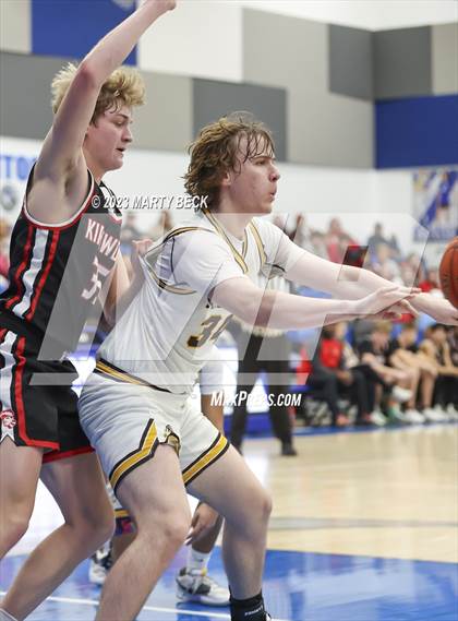 Thumbnail 3 in Kickapoo vs Kirkwood (Bill Rowe's Queens Classic) photogallery.
