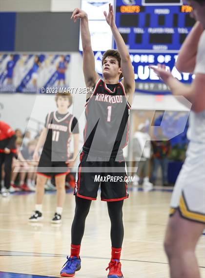Thumbnail 2 in Kickapoo vs Kirkwood (Bill Rowe's Queens Classic) photogallery.