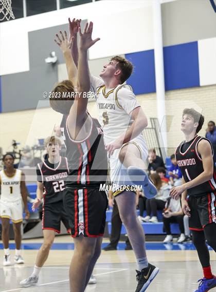 Thumbnail 1 in Kickapoo vs Kirkwood (Bill Rowe's Queens Classic) photogallery.