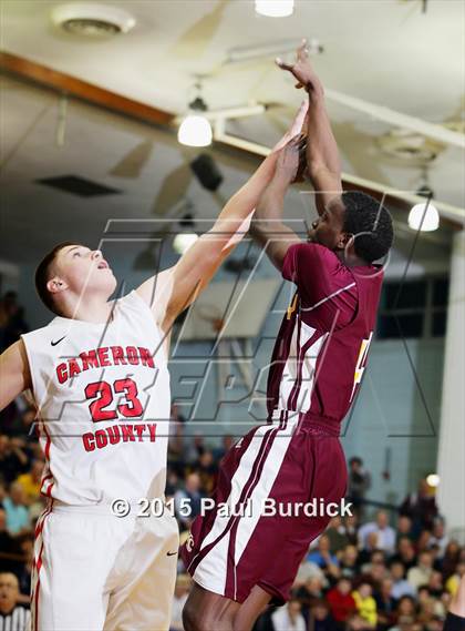 Thumbnail 3 in Cameron County vs. Kennedy Catholic (PIAA Class A Second Round) photogallery.
