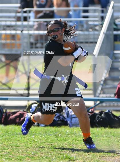 Thumbnail 1 in Garfield vs Mendez photogallery.