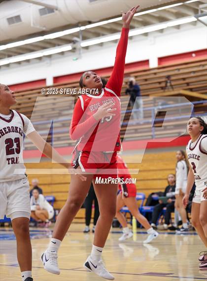 Thumbnail 1 in Regis Jesuit vs Cherokee Trail (Cherry Creek High School Girls Basketball Tournament)) photogallery.