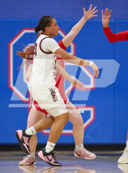 Thumbnail 1 in Regis Jesuit vs Cherokee Trail (Cherry Creek High School Girls Basketball Tournament)) photogallery.