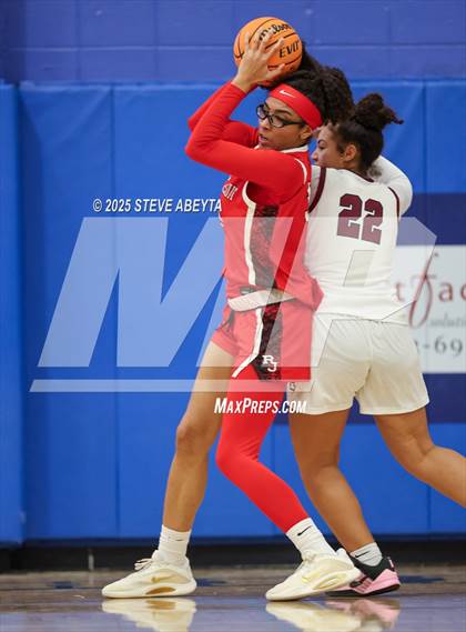 Thumbnail 1 in Regis Jesuit vs Cherokee Trail (Cherry Creek High School Girls Basketball Tournament)) photogallery.