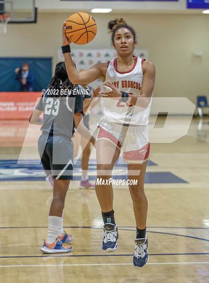 Thumbnail 3 in Brookwood vs Kell (Hawks-Naismith Holiday Classic) photogallery.