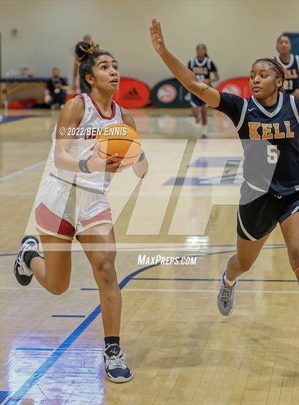 Thumbnail 3 in Brookwood vs Kell (Hawks-Naismith Holiday Classic) photogallery.