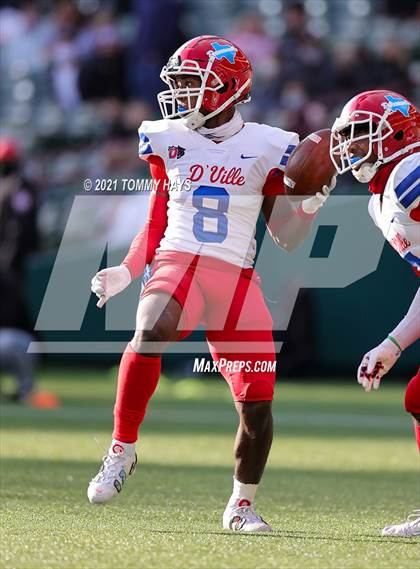 Thumbnail 2 in Southlake Carroll vs. Duncanville (UIL Class 6A D1 State Semifinal) photogallery.