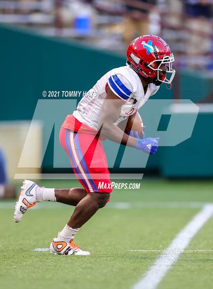 Thumbnail 1 in Southlake Carroll vs. Duncanville (UIL Class 6A D1 State Semifinal) photogallery.