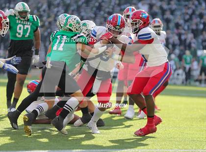 Thumbnail 2 in Southlake Carroll vs. Duncanville (UIL Class 6A D1 State Semifinal) photogallery.