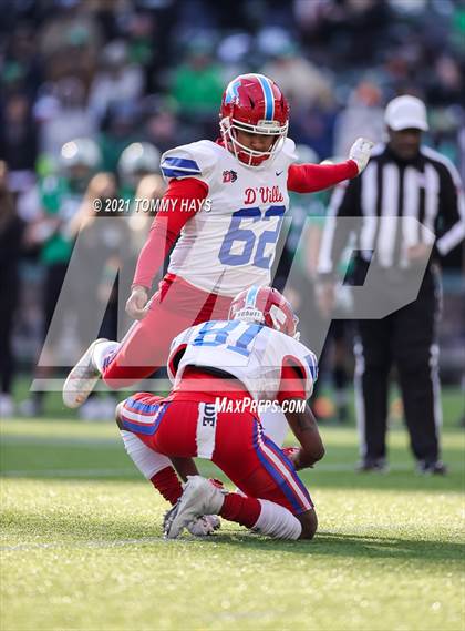 Thumbnail 3 in Southlake Carroll vs. Duncanville (UIL Class 6A D1 State Semifinal) photogallery.