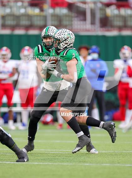 Thumbnail 2 in Southlake Carroll vs. Duncanville (UIL Class 6A D1 State Semifinal) photogallery.