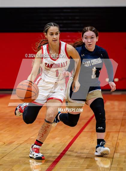 Thumbnail 1 in Harlingen vs. Edinburg North (UIL Basketball 6A Bi-District) photogallery.