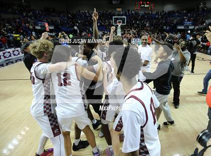 Thumbnail 3 in Benton vs. Maumelle (AAA 5A State Final) photogallery.