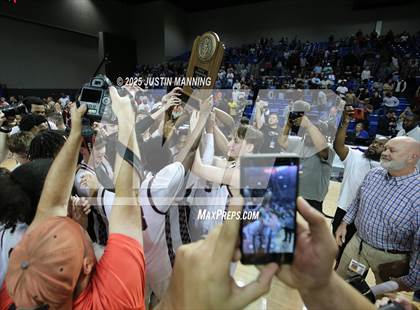 Thumbnail 2 in Benton vs. Maumelle (AAA 5A State Final) photogallery.