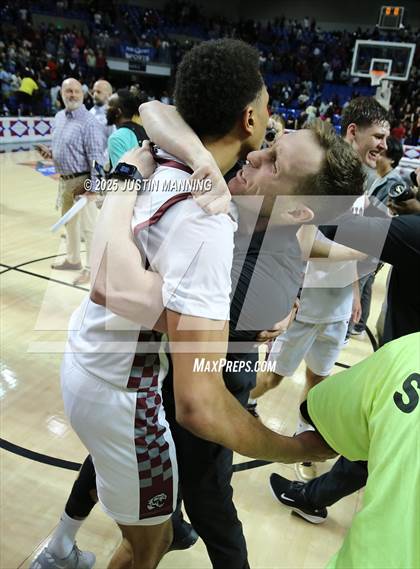 Thumbnail 1 in Benton vs. Maumelle (AAA 5A State Final) photogallery.