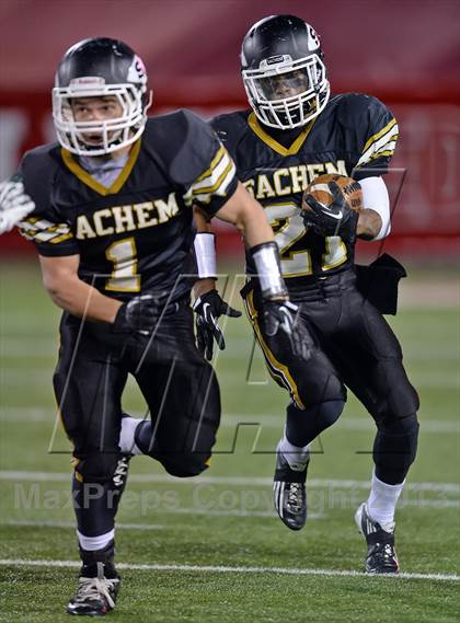 Thumbnail 3 in Sachem North vs. Farmingdale (Long Island Class I Final) photogallery.