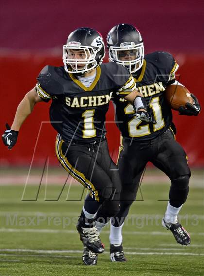 Thumbnail 3 in Sachem North vs. Farmingdale (Long Island Class I Final) photogallery.