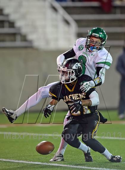 Thumbnail 3 in Sachem North vs. Farmingdale (Long Island Class I Final) photogallery.